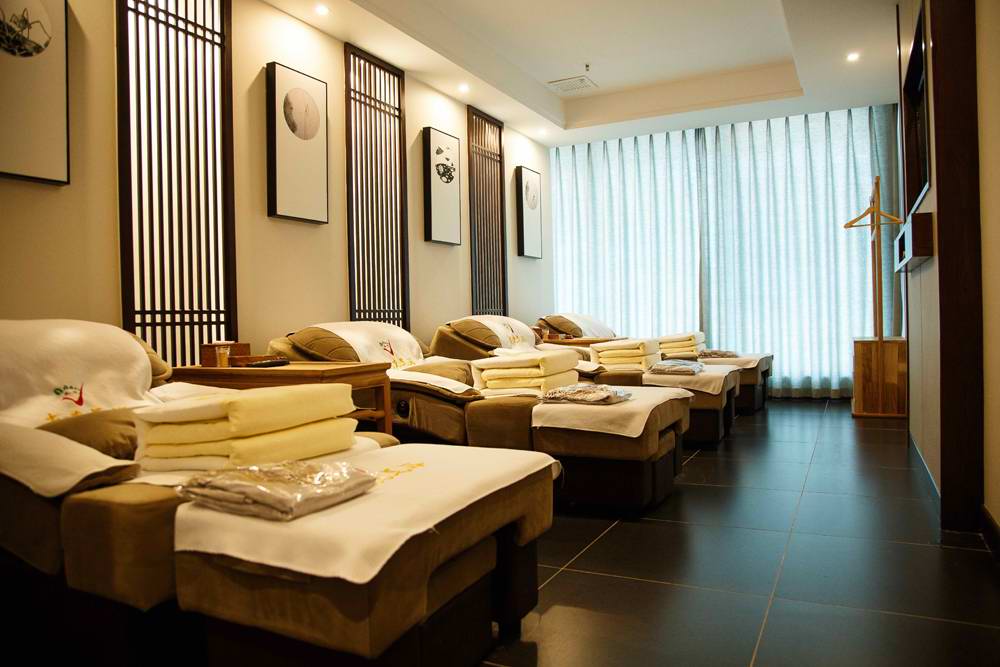 龙光足浴凤凰城旗舰店